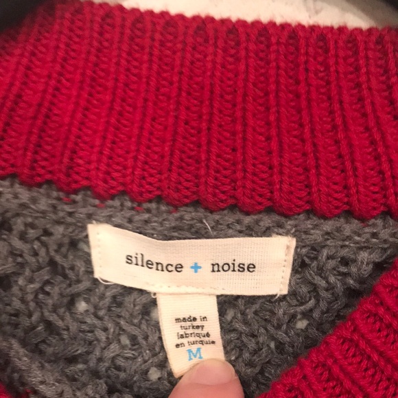 Cropped Knot Sweater - Picture 3 of 3